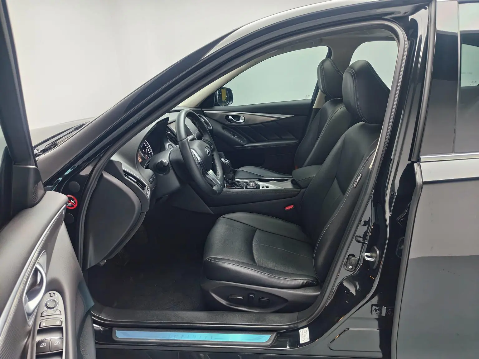 Infiniti Q50L 2018 2.0T China VI
