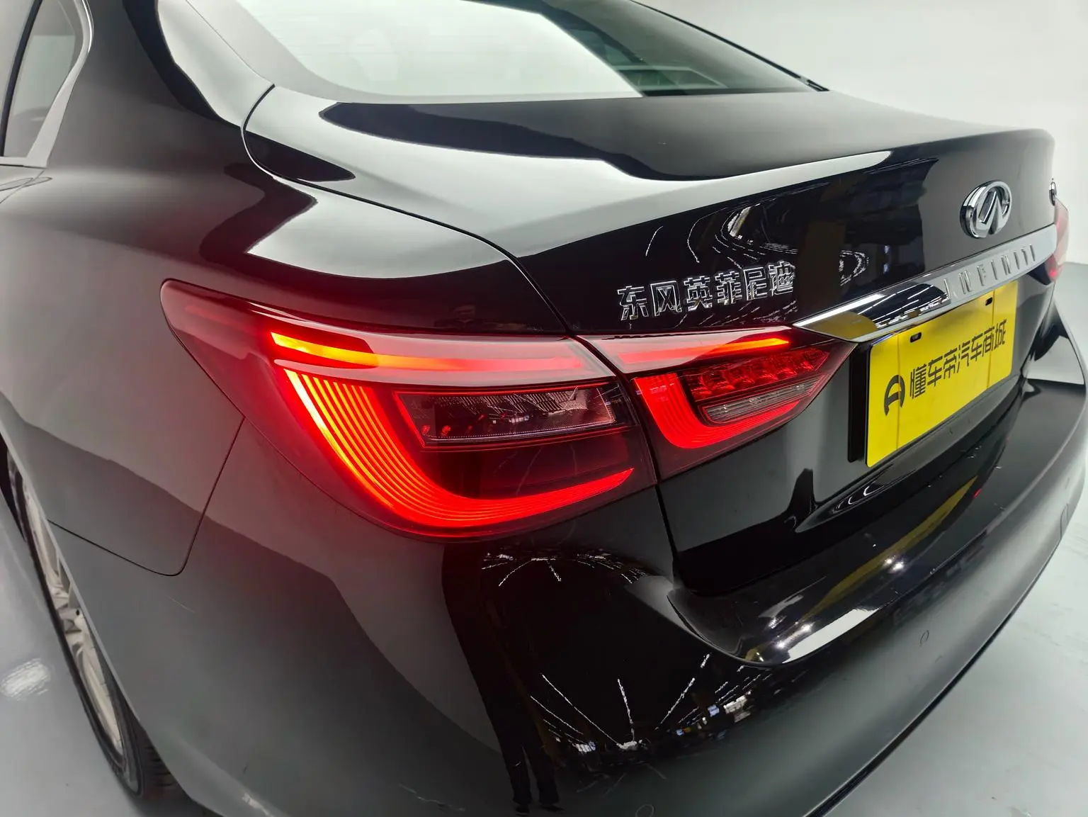 Infiniti Q50L 2018 2.0T China VI
