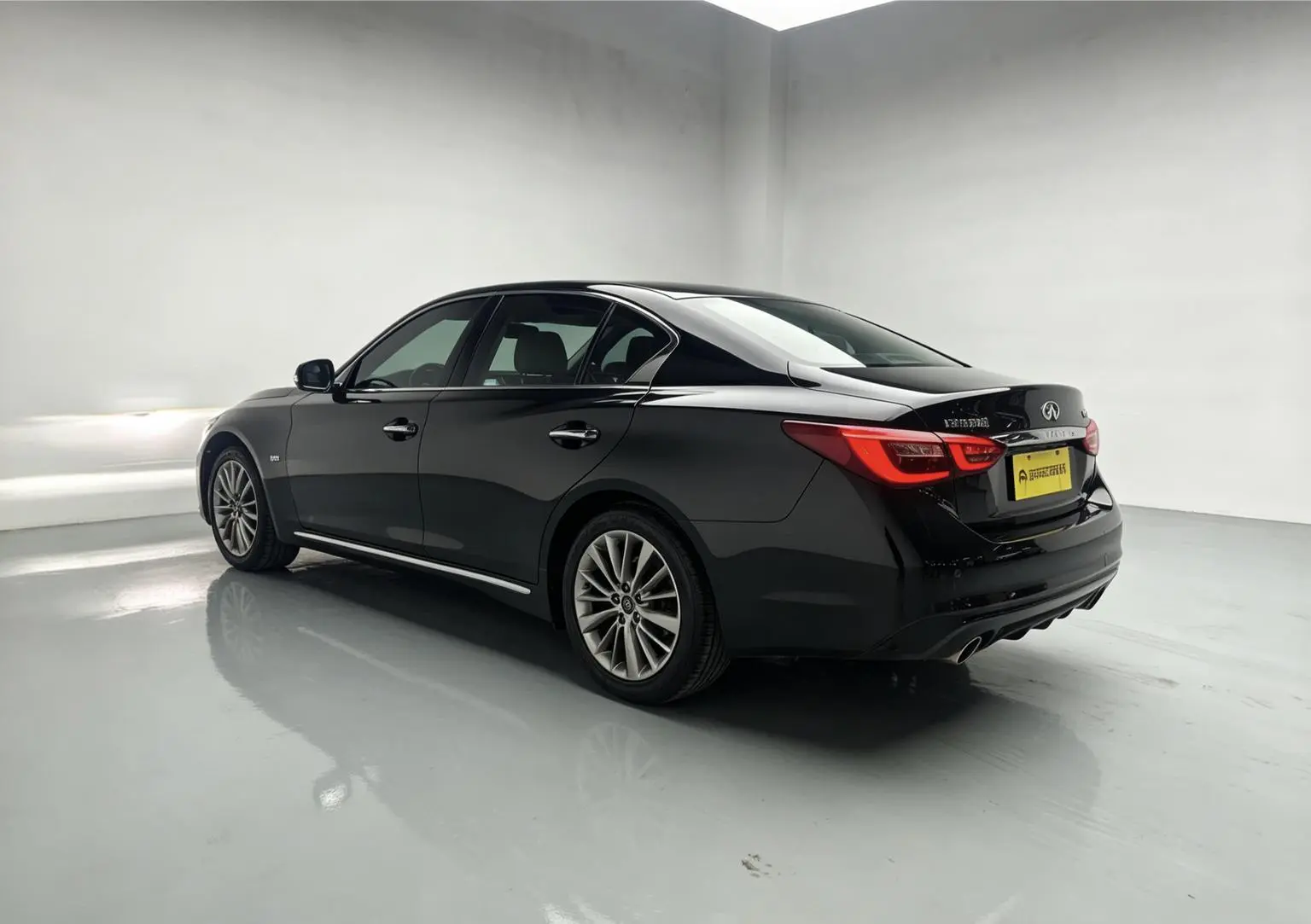 Infiniti Q50L 2018 2.0T China VI