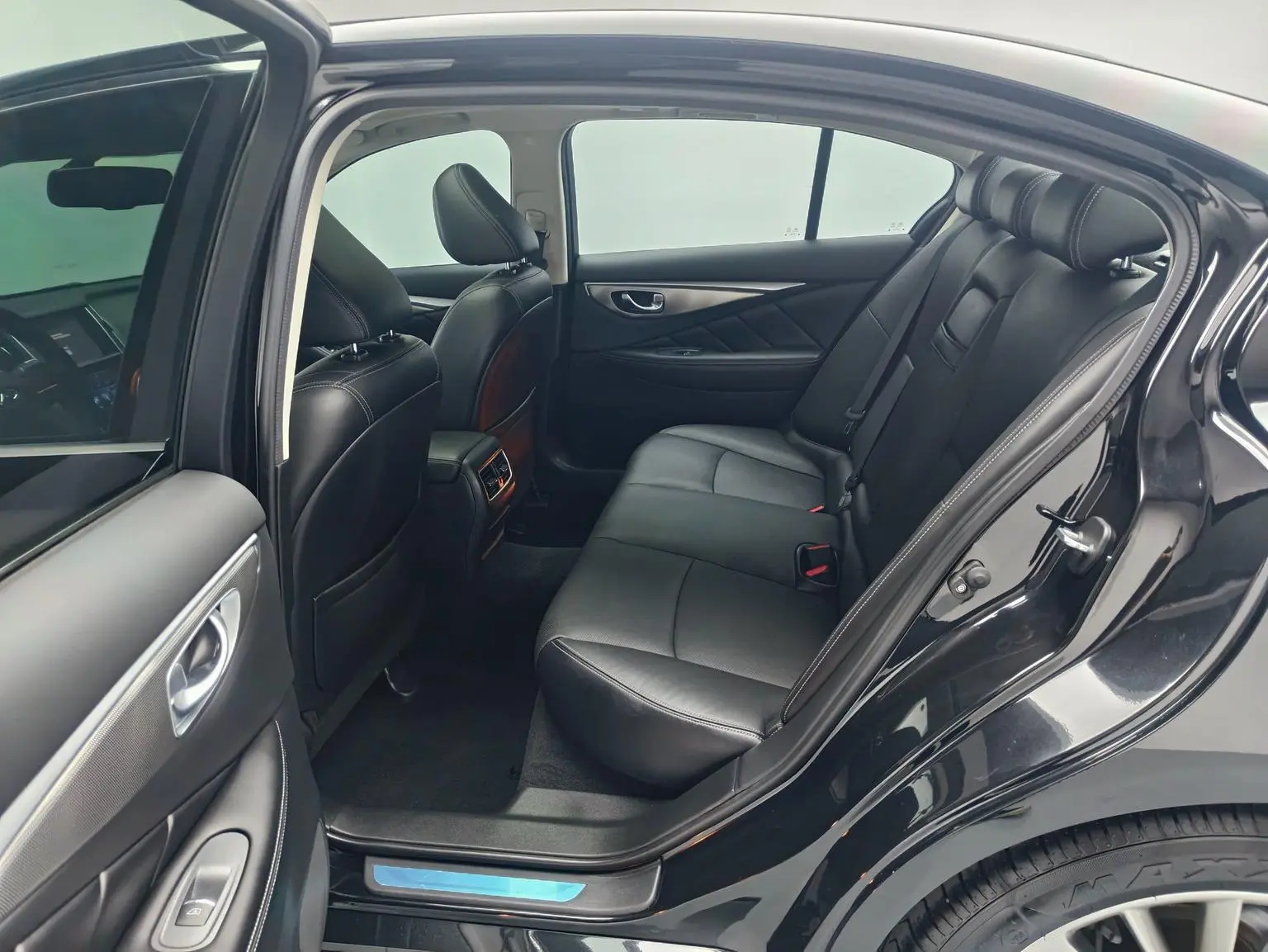 Infiniti Q50L 2018 2.0T China VI
