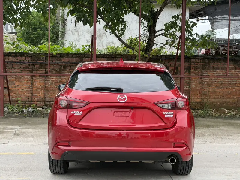 Mazda3 Angkesela 2017 Hatchback 1.5L Automatic Comfort Type National V