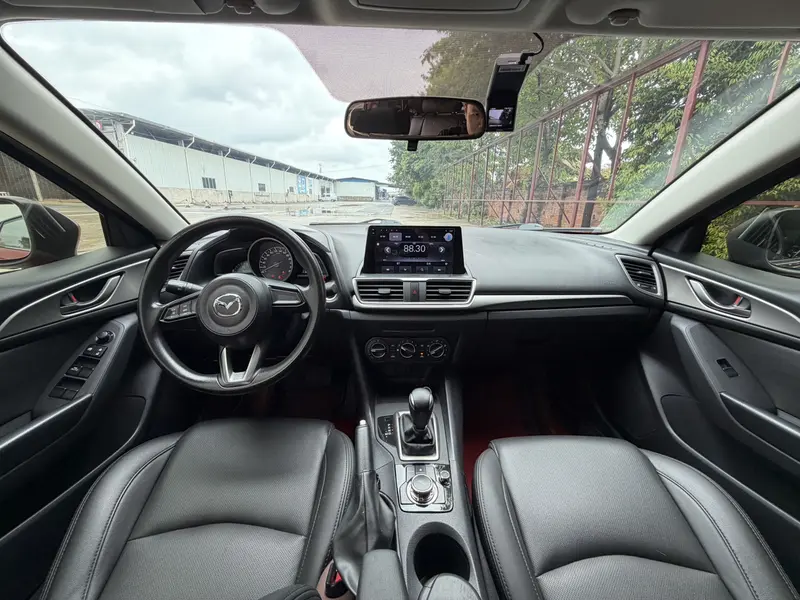 Mazda3 Angkesela 2017 Hatchback 1.5L Automatic Comfort Type National V