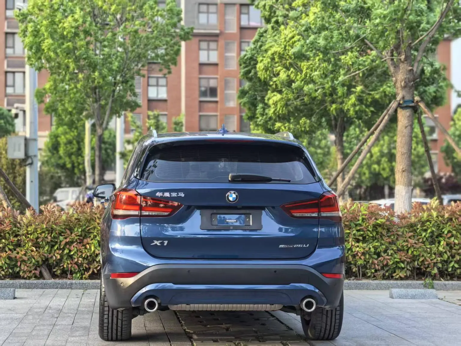 BMW X1 2021 sDrive25Li Leading