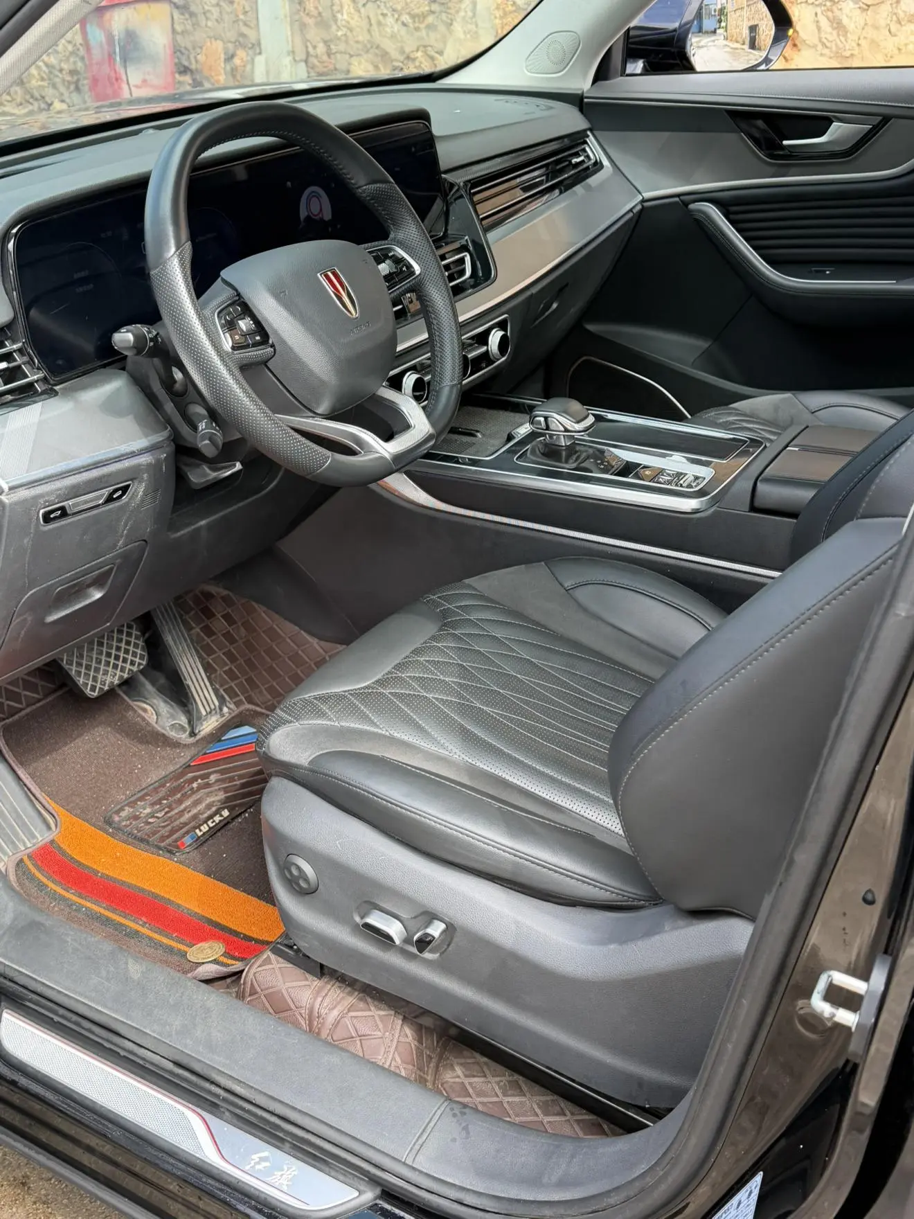 Hongqi HS5 2023 2.0T Pro