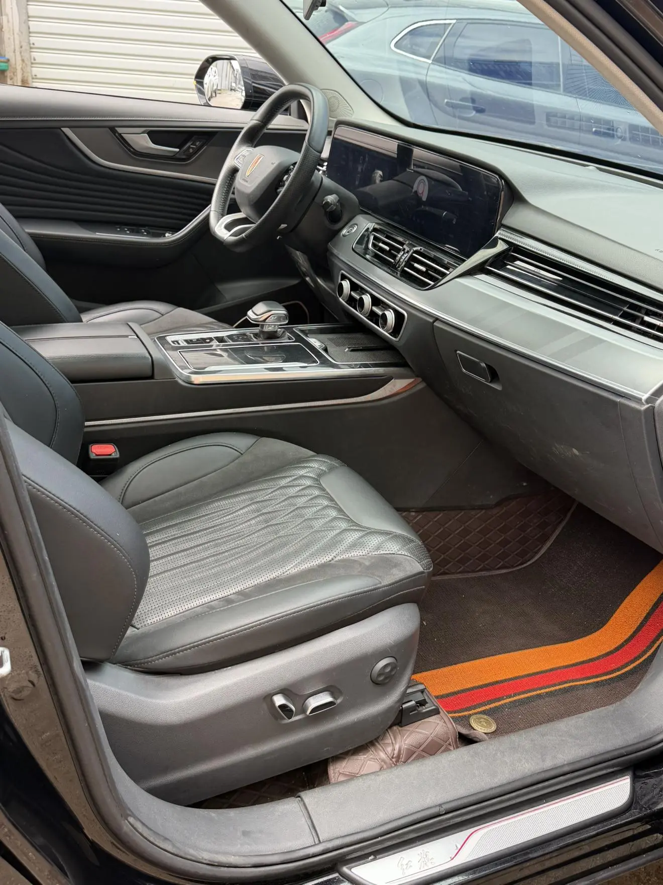 Hongqi HS5 2023 2.0T Pro