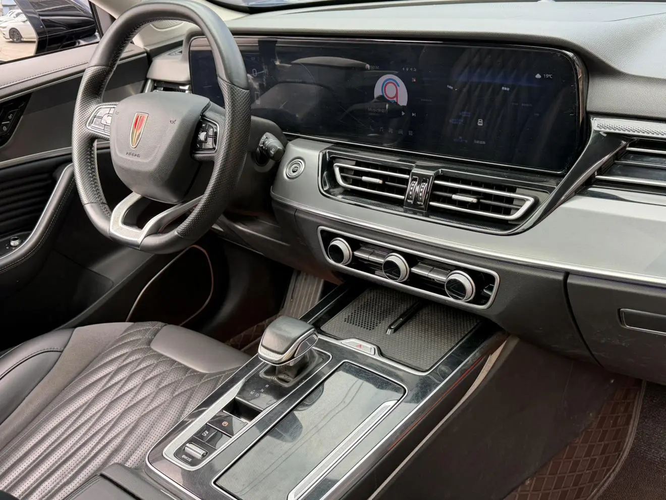 Hongqi HS5 2023 2.0T Pro