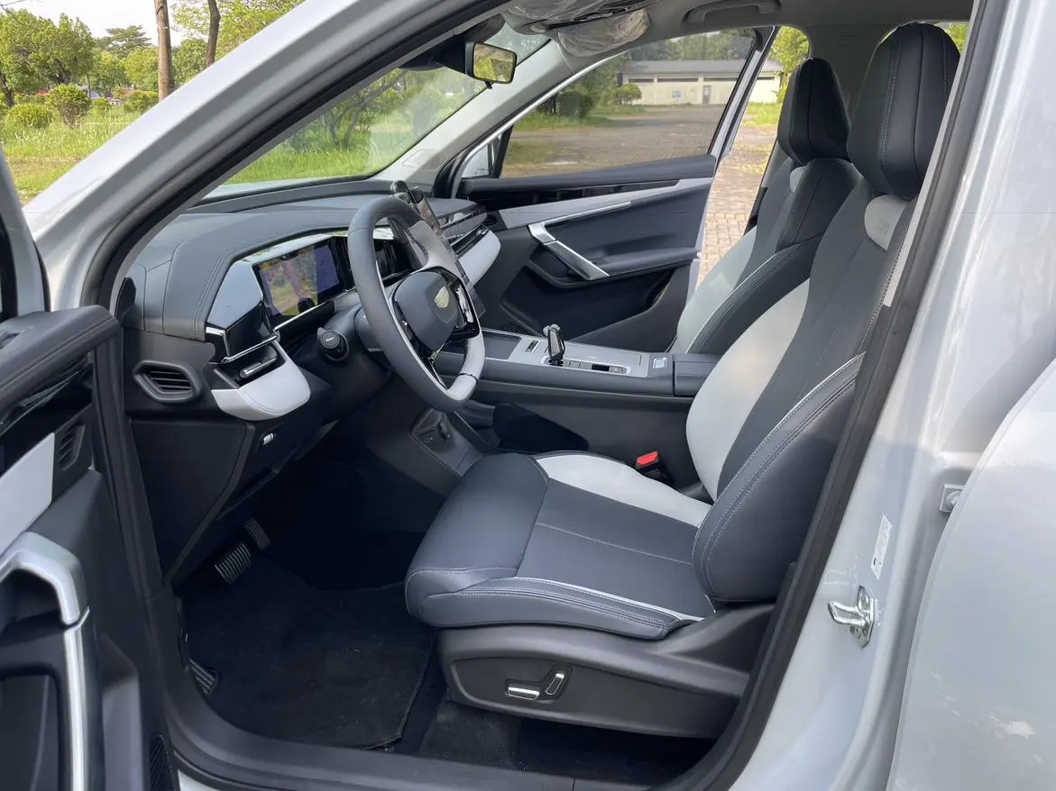 Geely Boyue L 2024 1.5TD DCT
