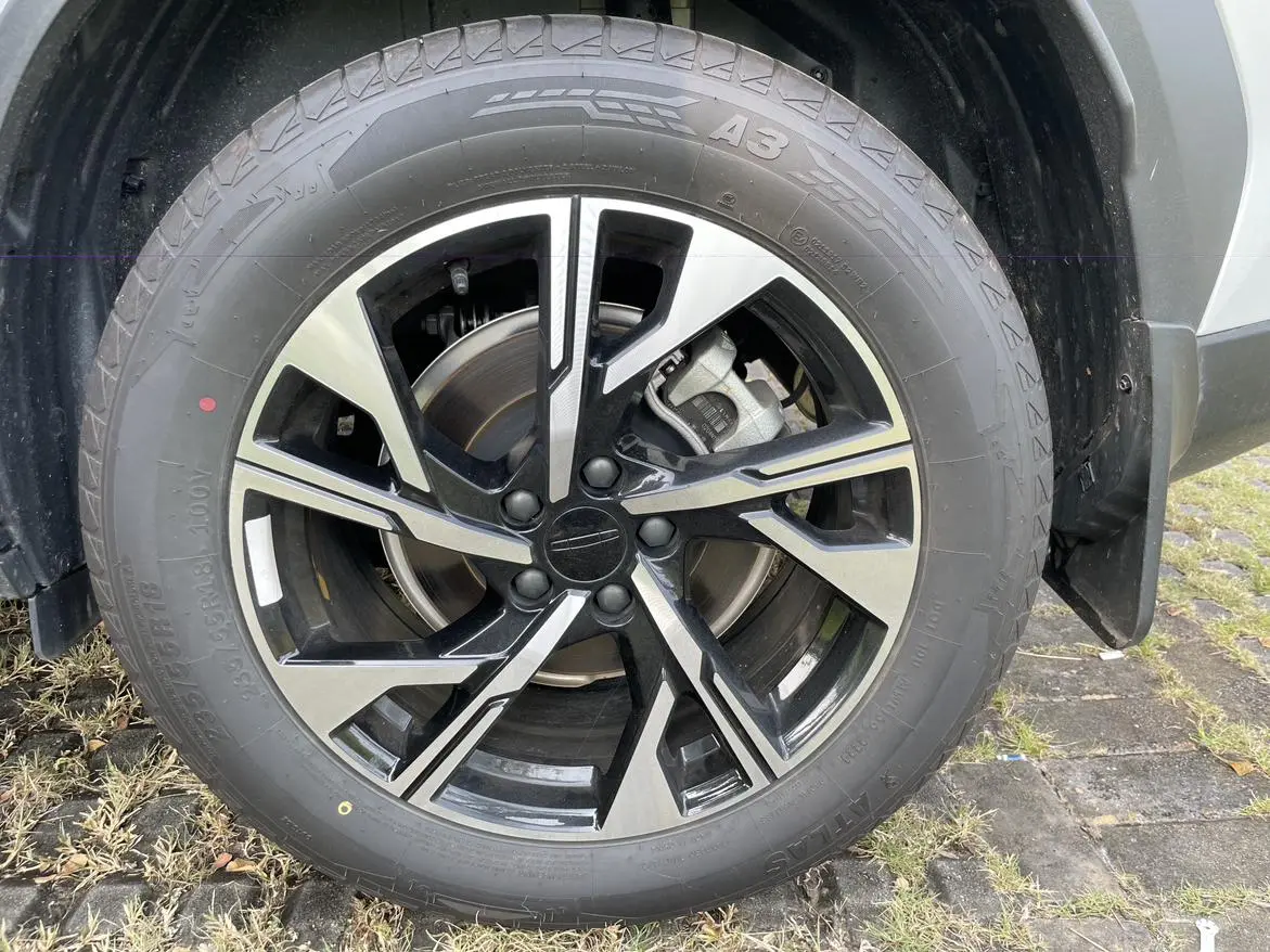 Geely Boyue L 2024 1.5TD DCT