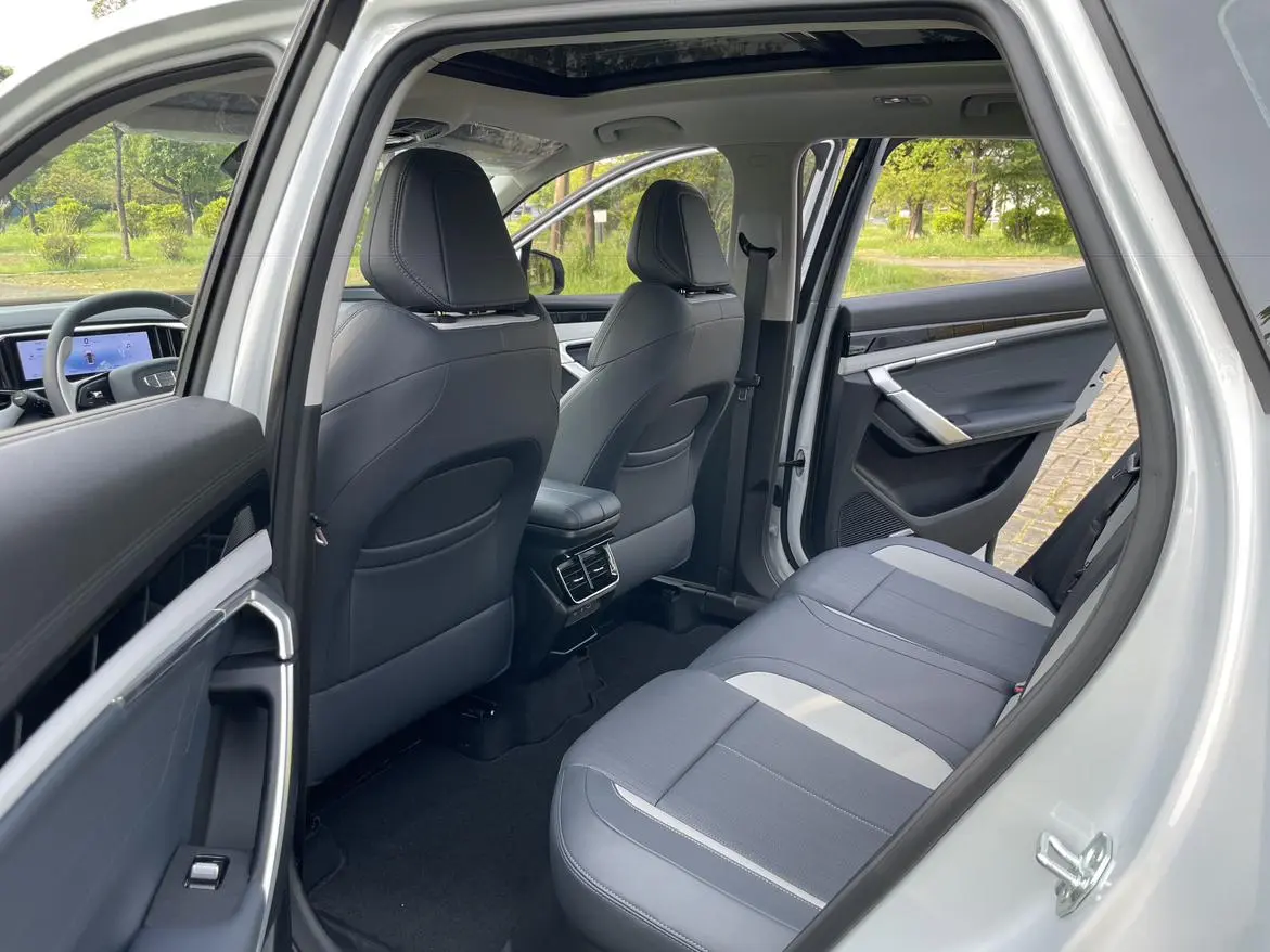 Geely Boyue L 2024 1.5TD DCT