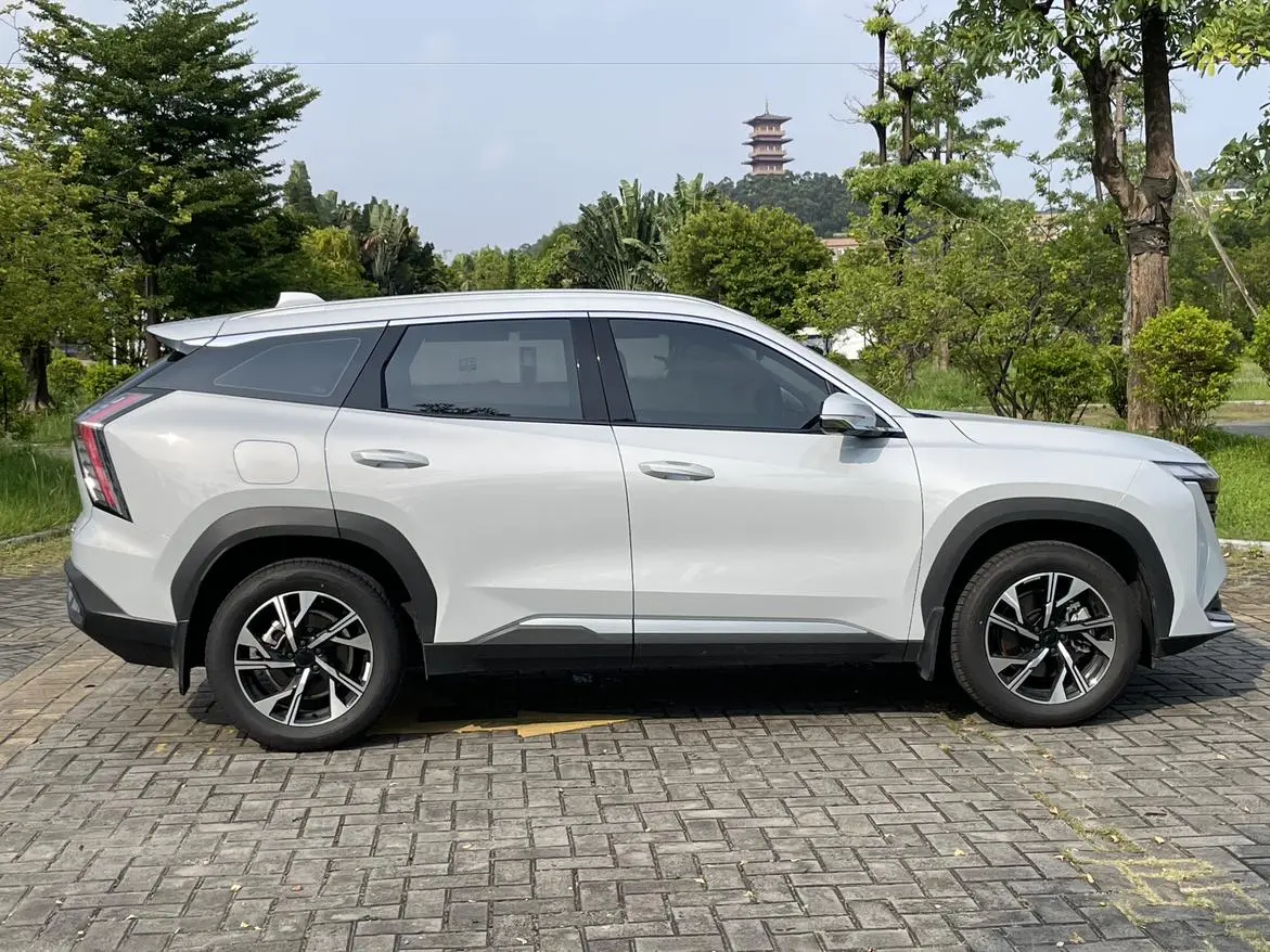 Geely Boyue L 2024 1.5TD DCT