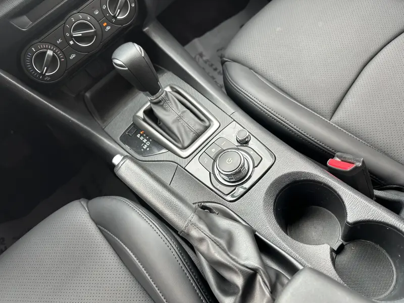 Mazda3 Angkesela 2017 Sedan 1.5L Automatic Comfort Type National V