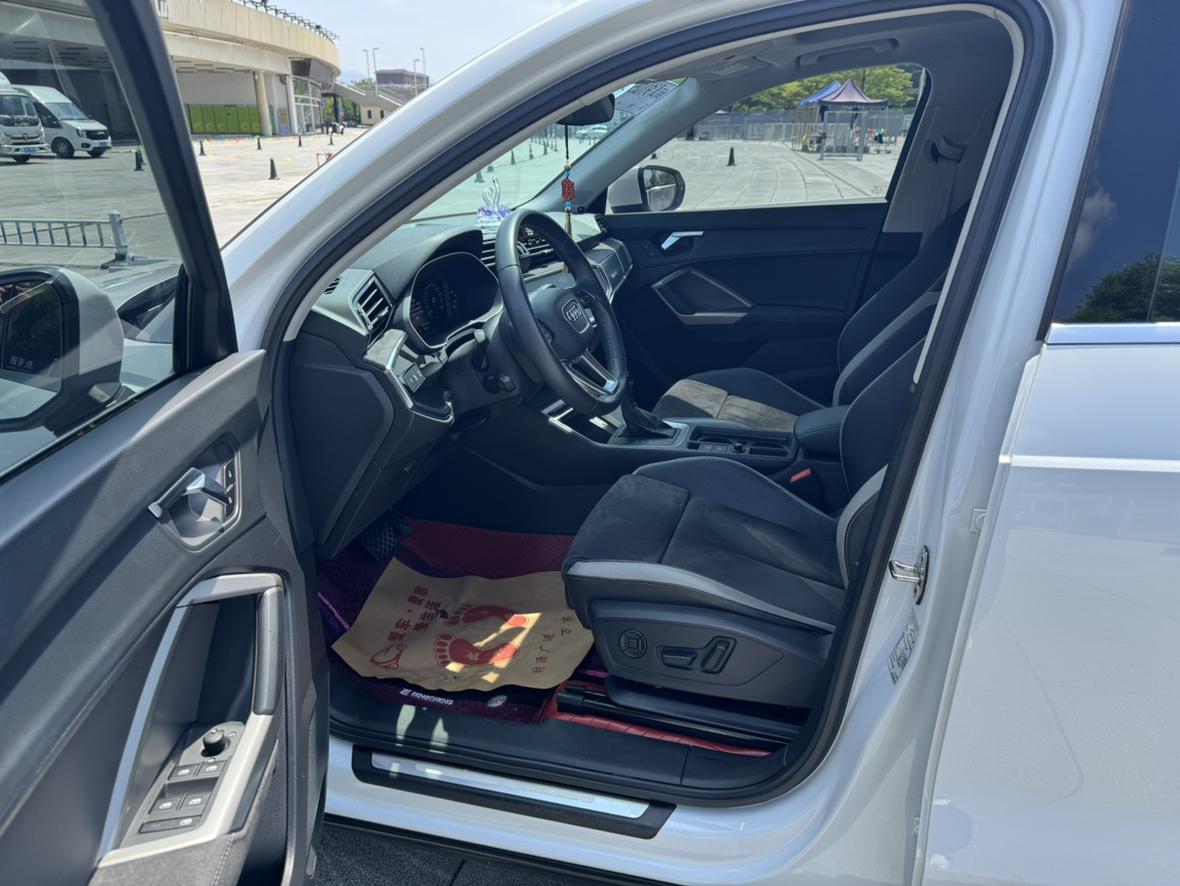 Audi Q3 2019 35 TFSI Progressive Dynamic
