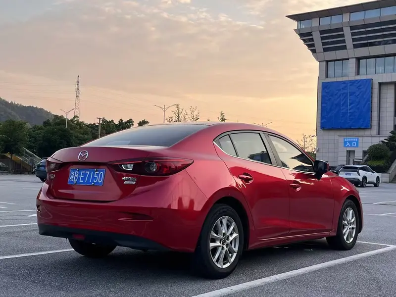 Mazda3 Angkesela 2017 Sedan 1.5L Automatic Comfort Type National V