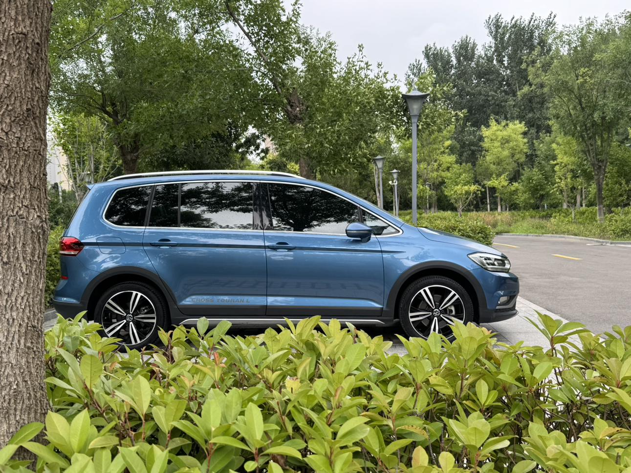 Volkswagen Touran L 2021 280TSI DSG 7 seat