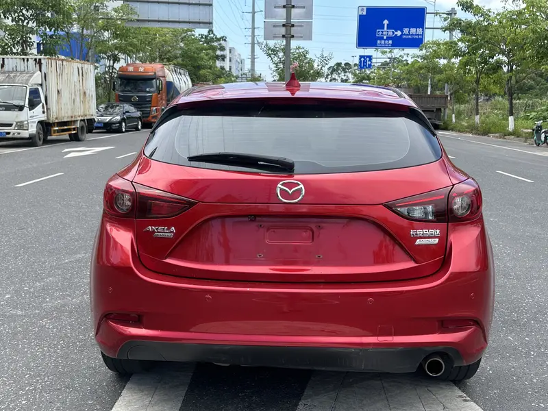 Mazda3 Angkesela 2017 Hatchback 1.5L Automatic Comfort Type National V