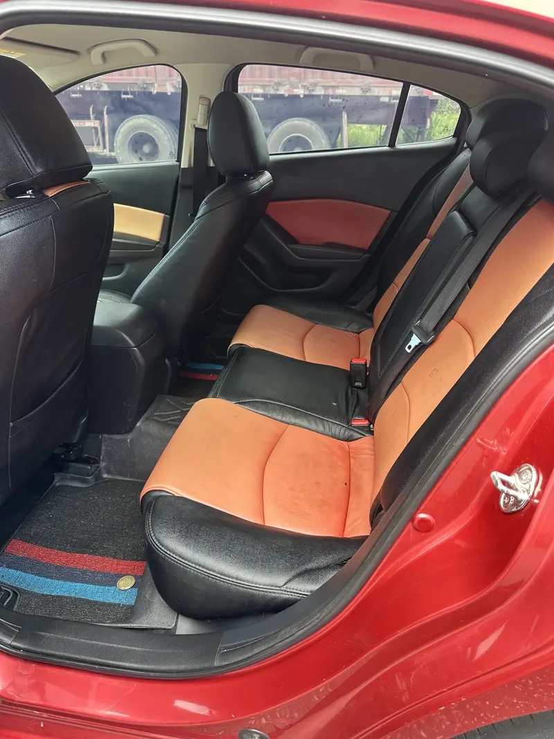 Mazda3 Angkesela 2017 Hatchback 1.5L Automatic Comfort Type National V