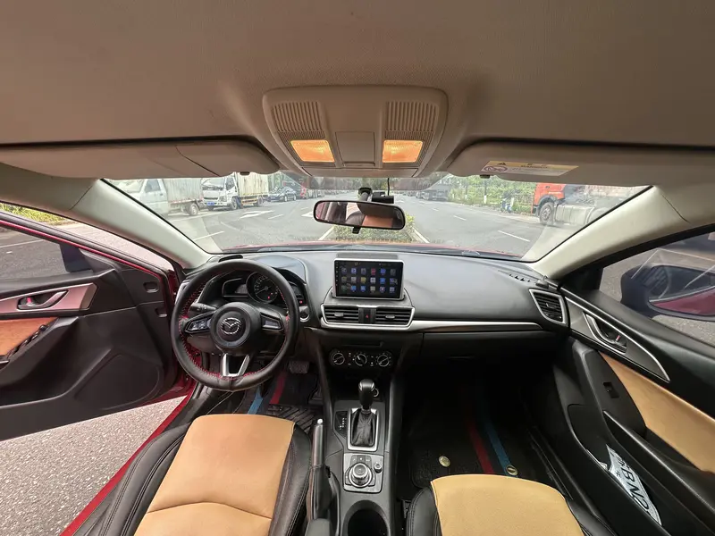 Mazda3 Angkesela 2017 Hatchback 1.5L Automatic Comfort Type National V