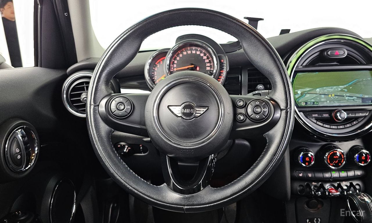 Mini Cooper D 5-Door HIGH 2016