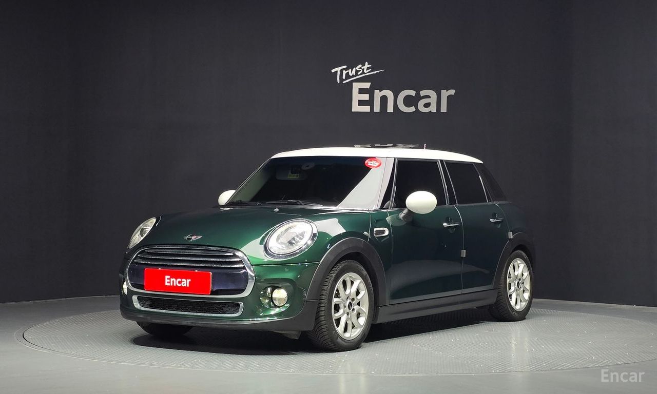 Mini Cooper D 5-Door HIGH 2016