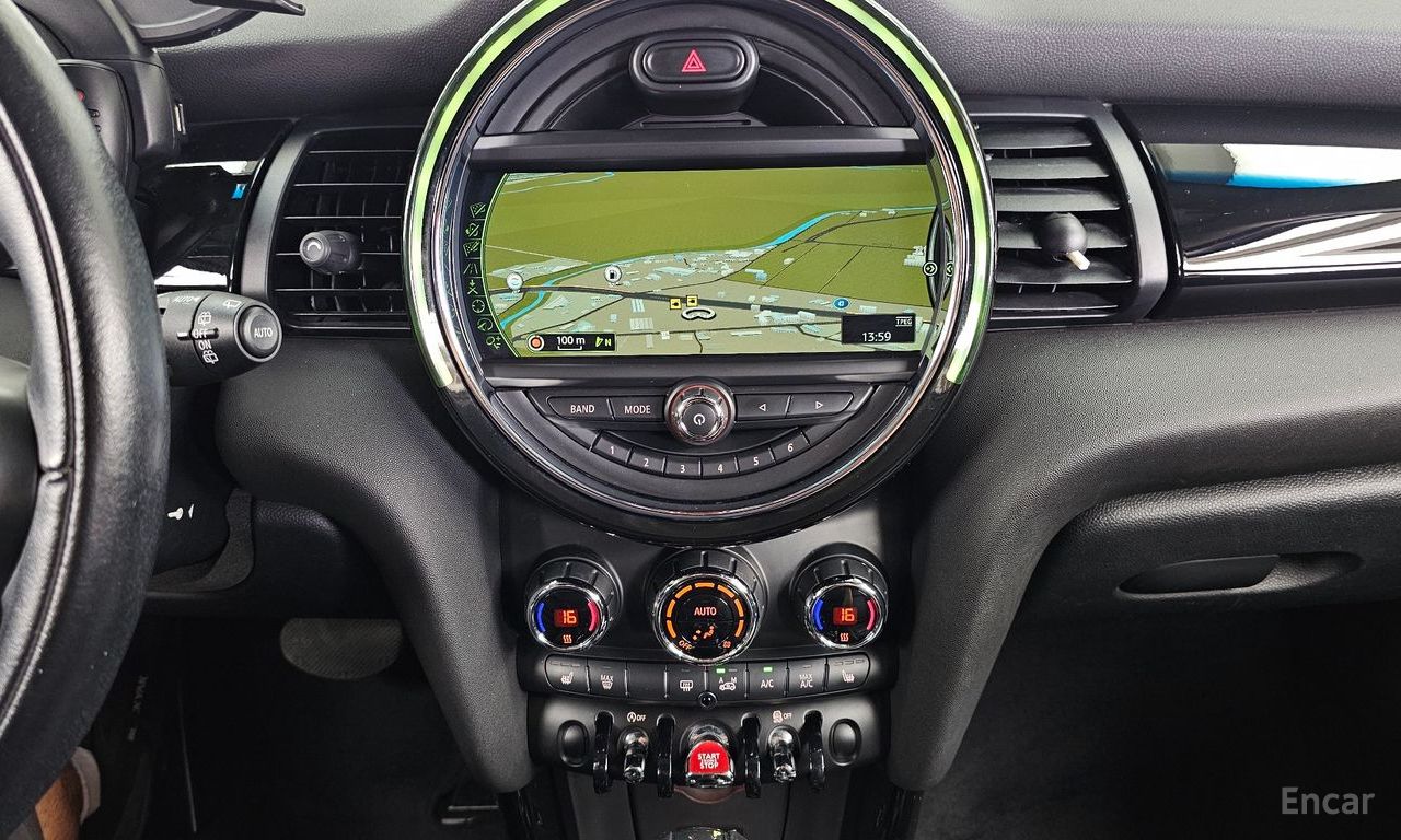 Mini Cooper D 5-Door HIGH 2016