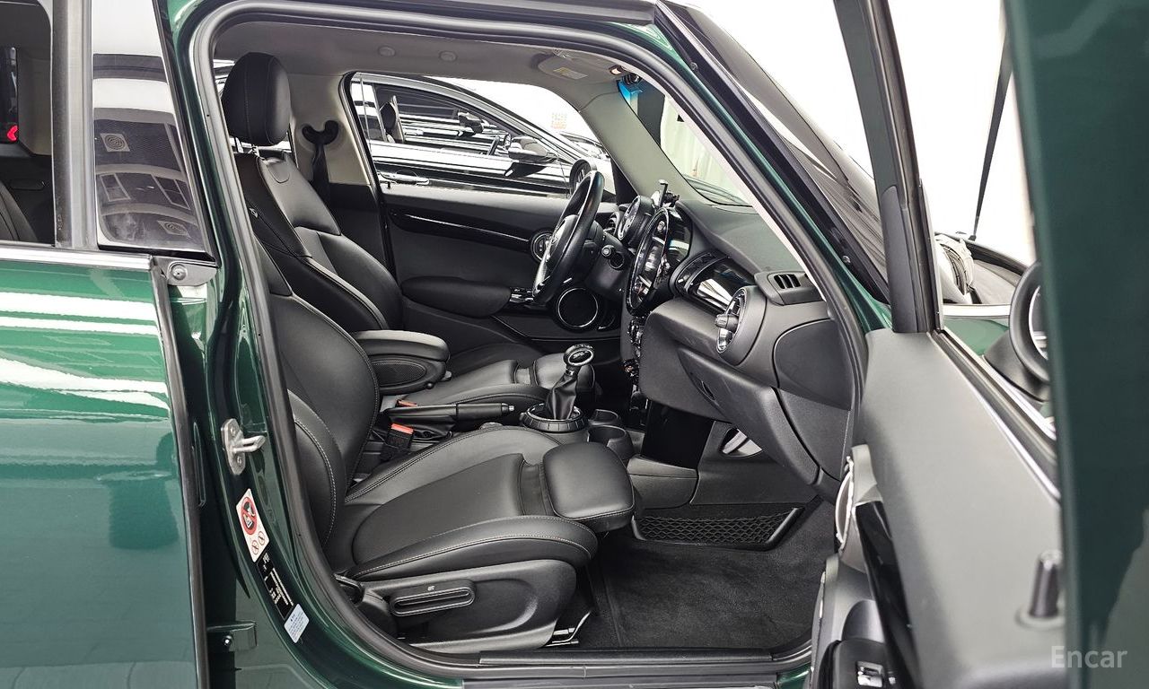 Mini Cooper D 5-Door HIGH 2016