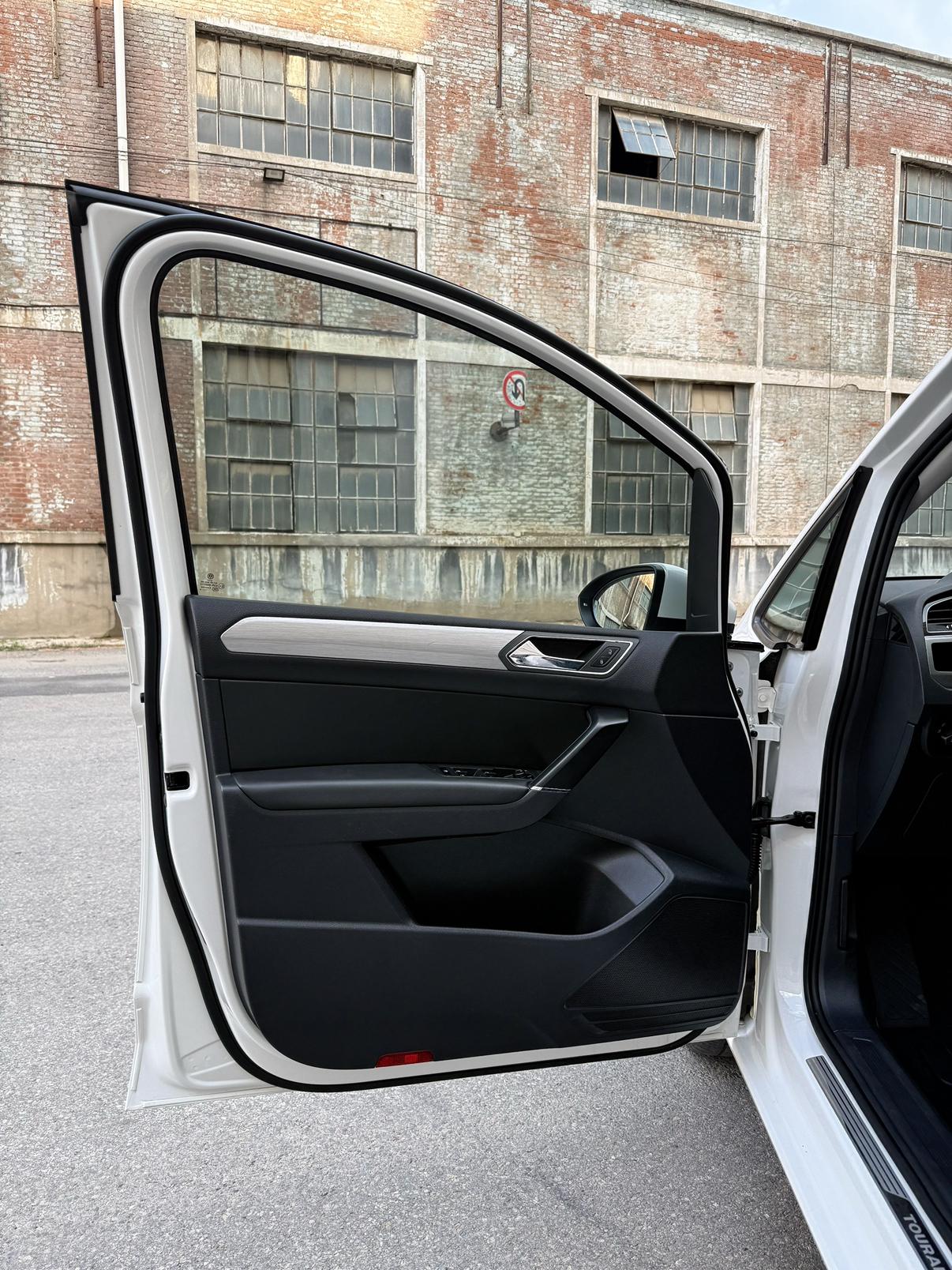 Volkswagen Touran L 2018 280TSI Auto Comfort 7 seat China VI