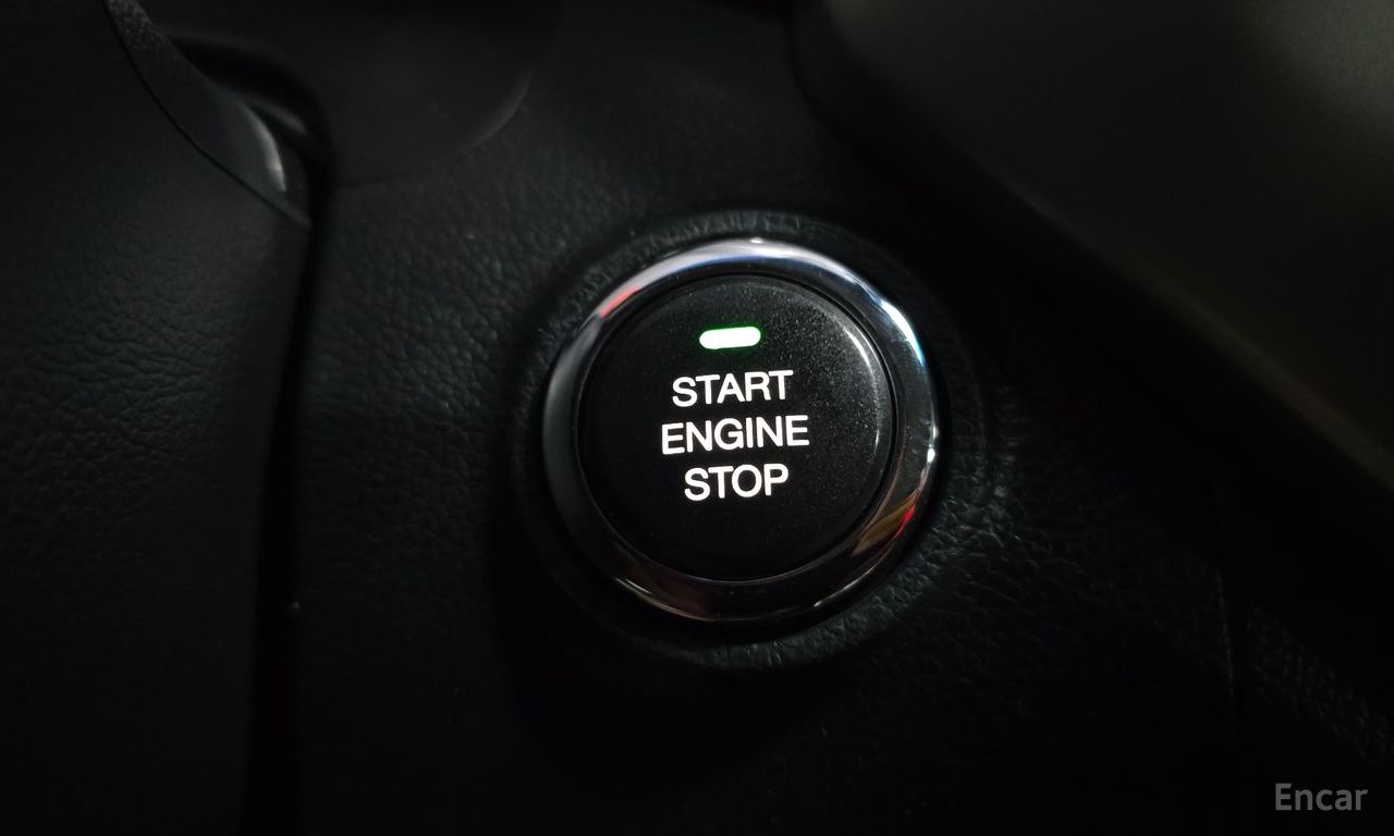 KG Mobility (Ssangyong) Tivoli LX 2WD 2016