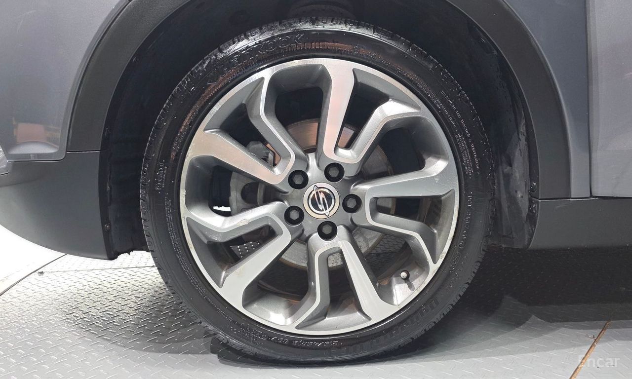 KG Mobility (Ssangyong) Tivoli LX 2WD 2016