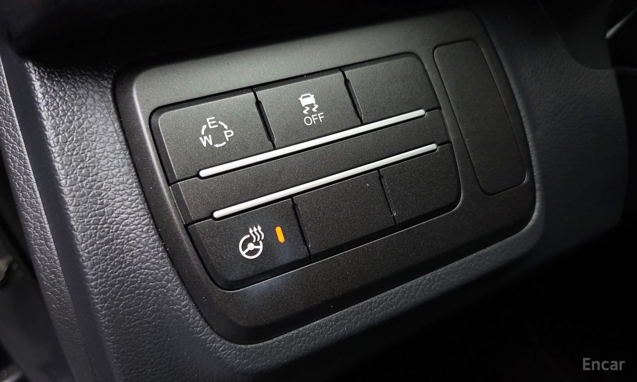 KG Mobility (Ssangyong) Tivoli LX 2WD 2016