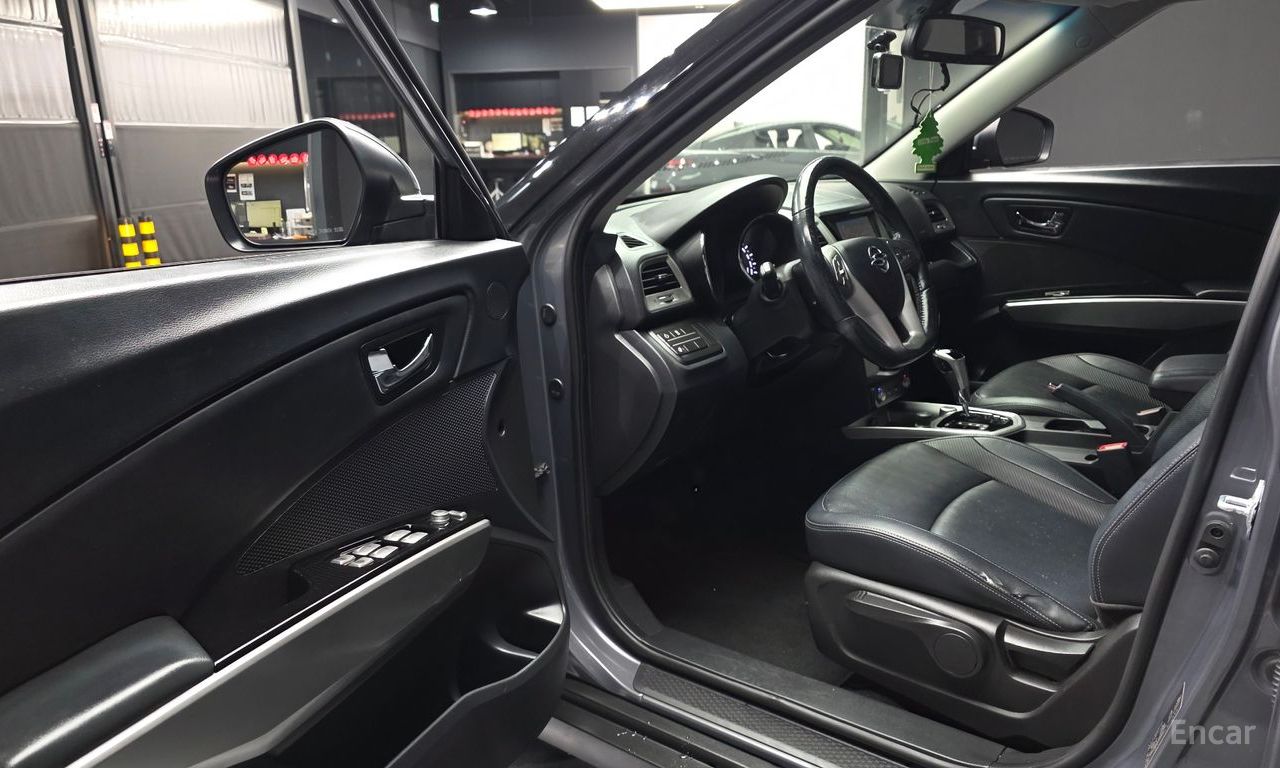 KG Mobility (Ssangyong) Tivoli LX 2WD 2016