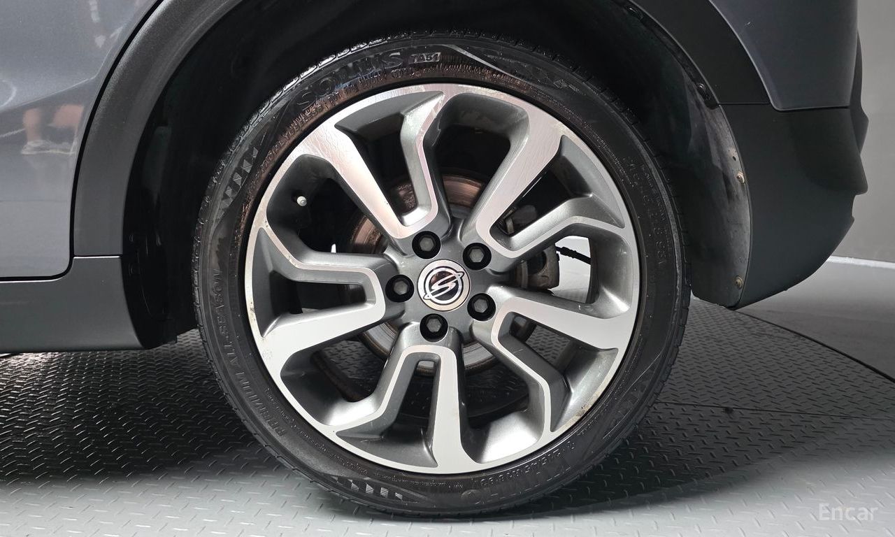 KG Mobility (Ssangyong) Tivoli LX 2WD 2016