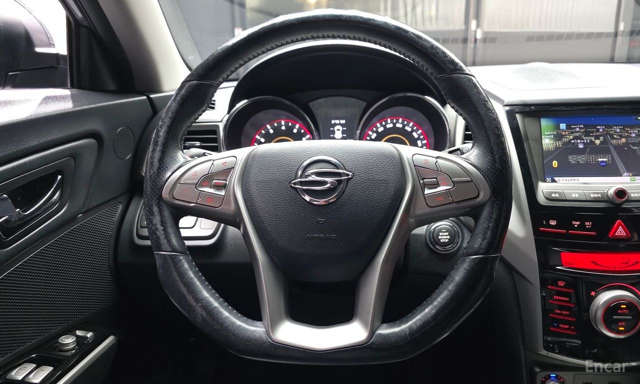 KG Mobility (Ssangyong) Tivoli LX 2WD 2016