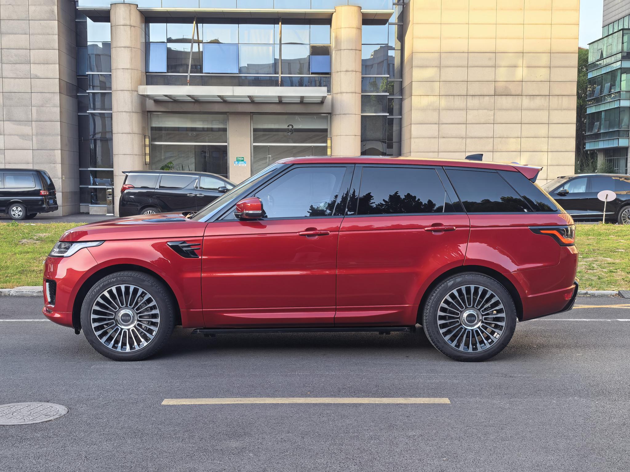Land Rover Range Rover Sport 2019 3.0 V6 HSE DYNAMIC
