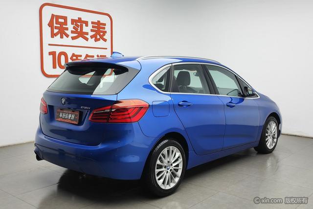 BMW 2 Series Wagon 2018 218i Leading