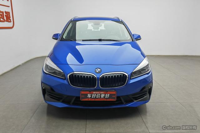 BMW 2 Series Wagon 2018 218i Leading