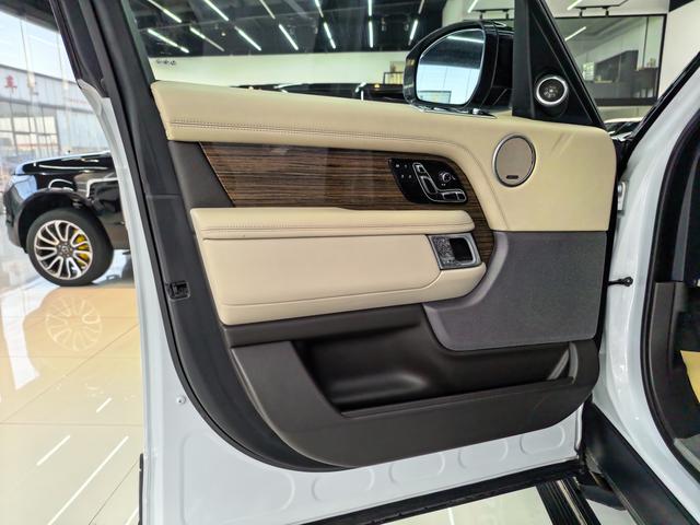 Land Rover Range Rover 2019 3.0 V6 SC handed down from generation to generation