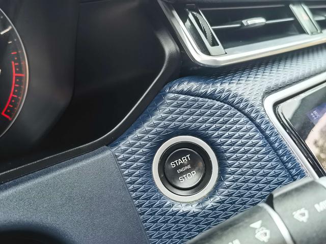 Land Rover Range Rover Velar 2018 P300 R-DYNAMIC S