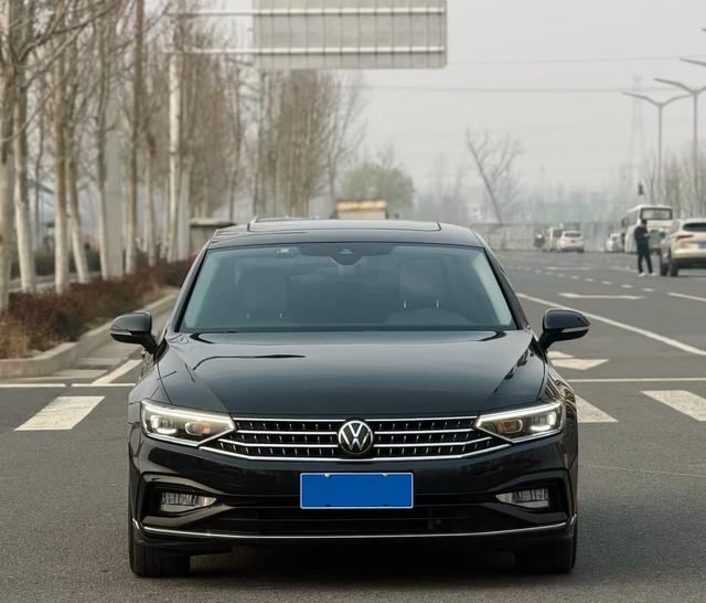 Volkswagen Magotan 2023 200 Units Commemorative 330TSI DSG Luxury