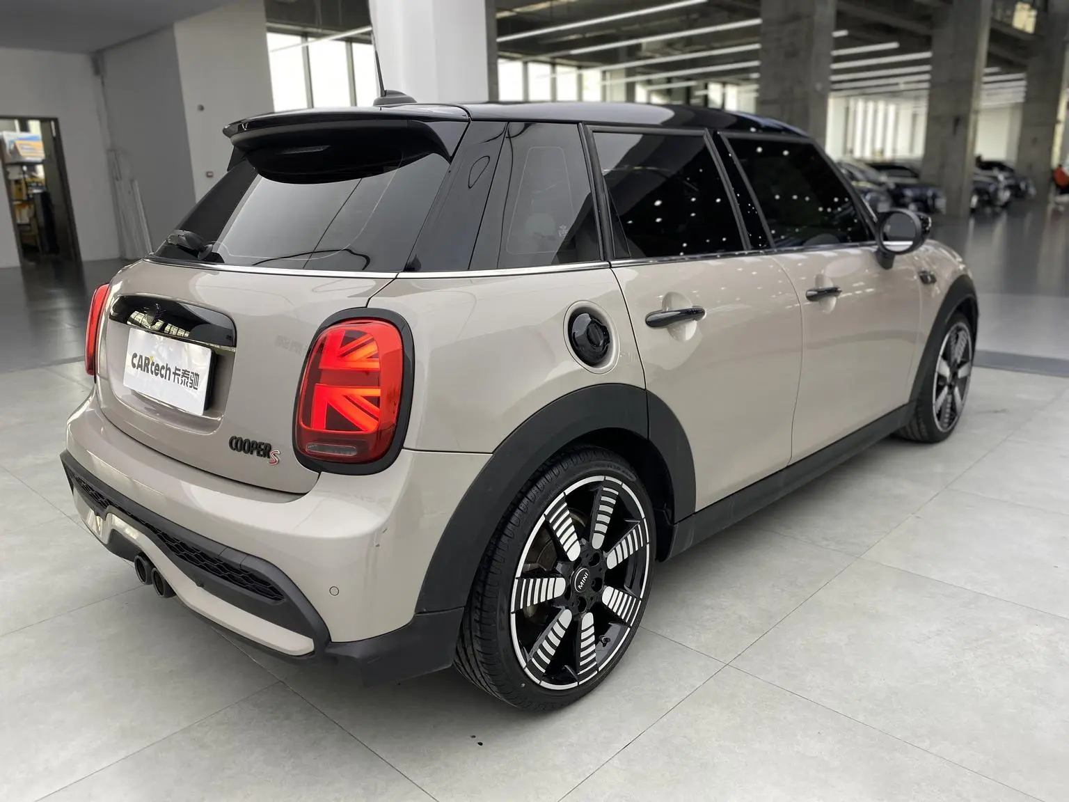 MINI MINI 2023 2.0T COOPER S 5