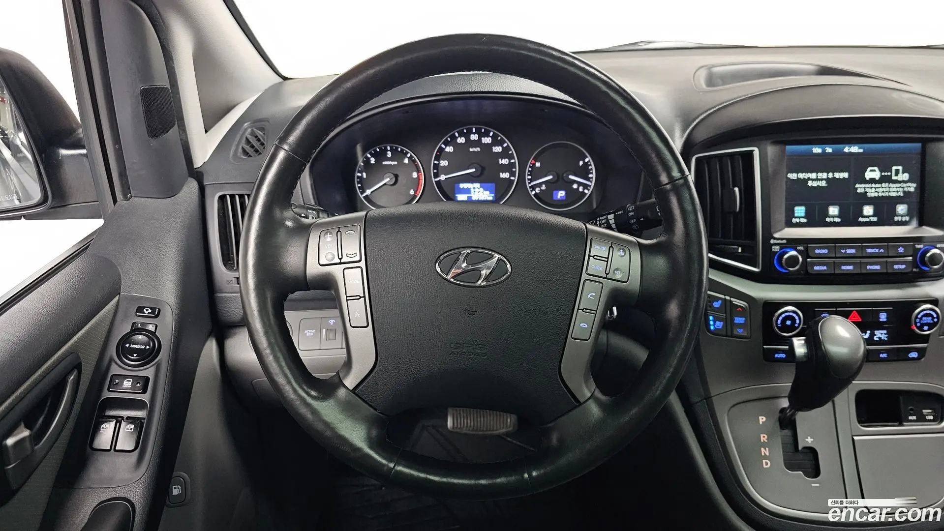 Hyundai Starex Wagon 12-Seater