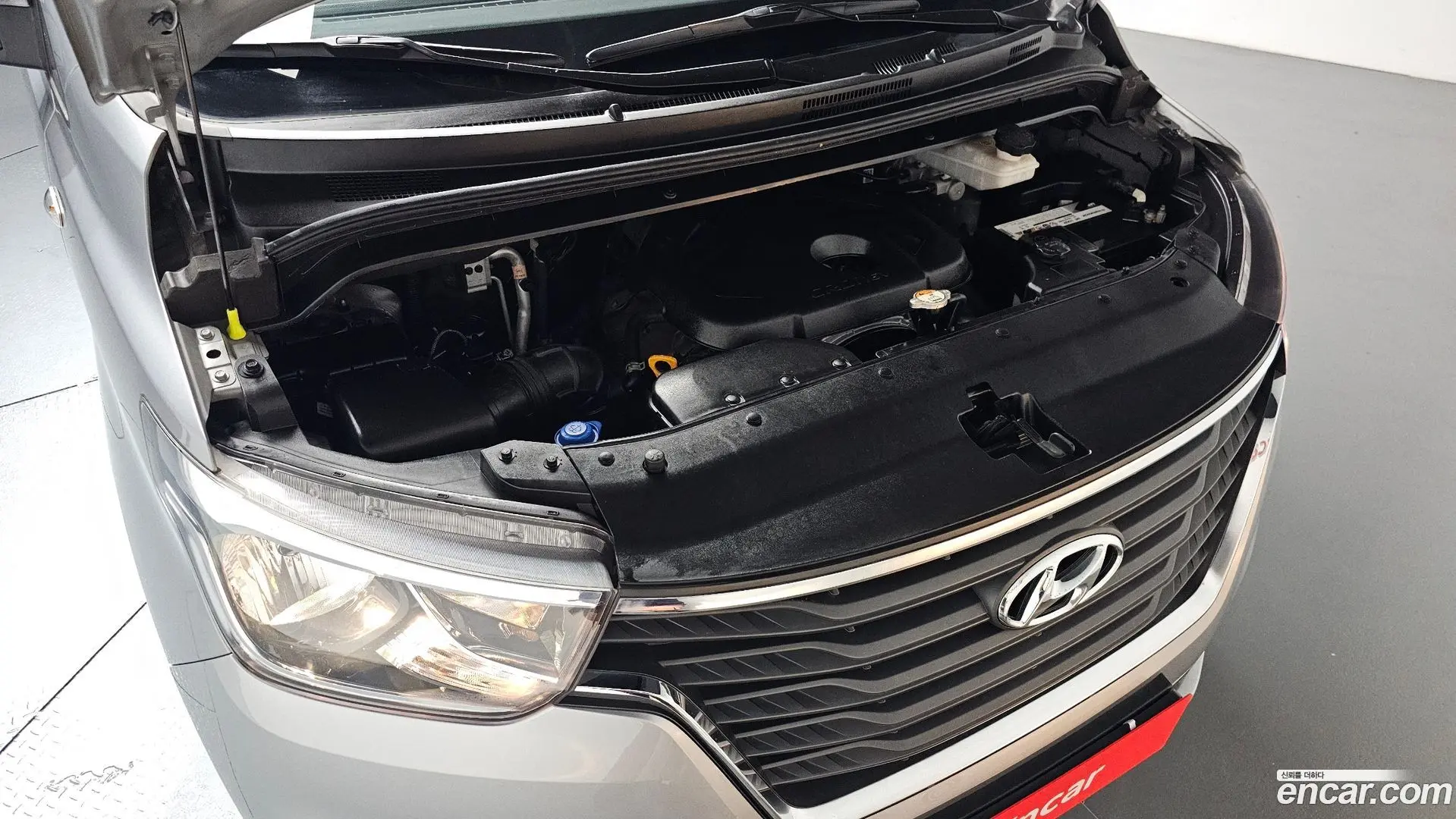 Hyundai Starex Wagon 12-Seater