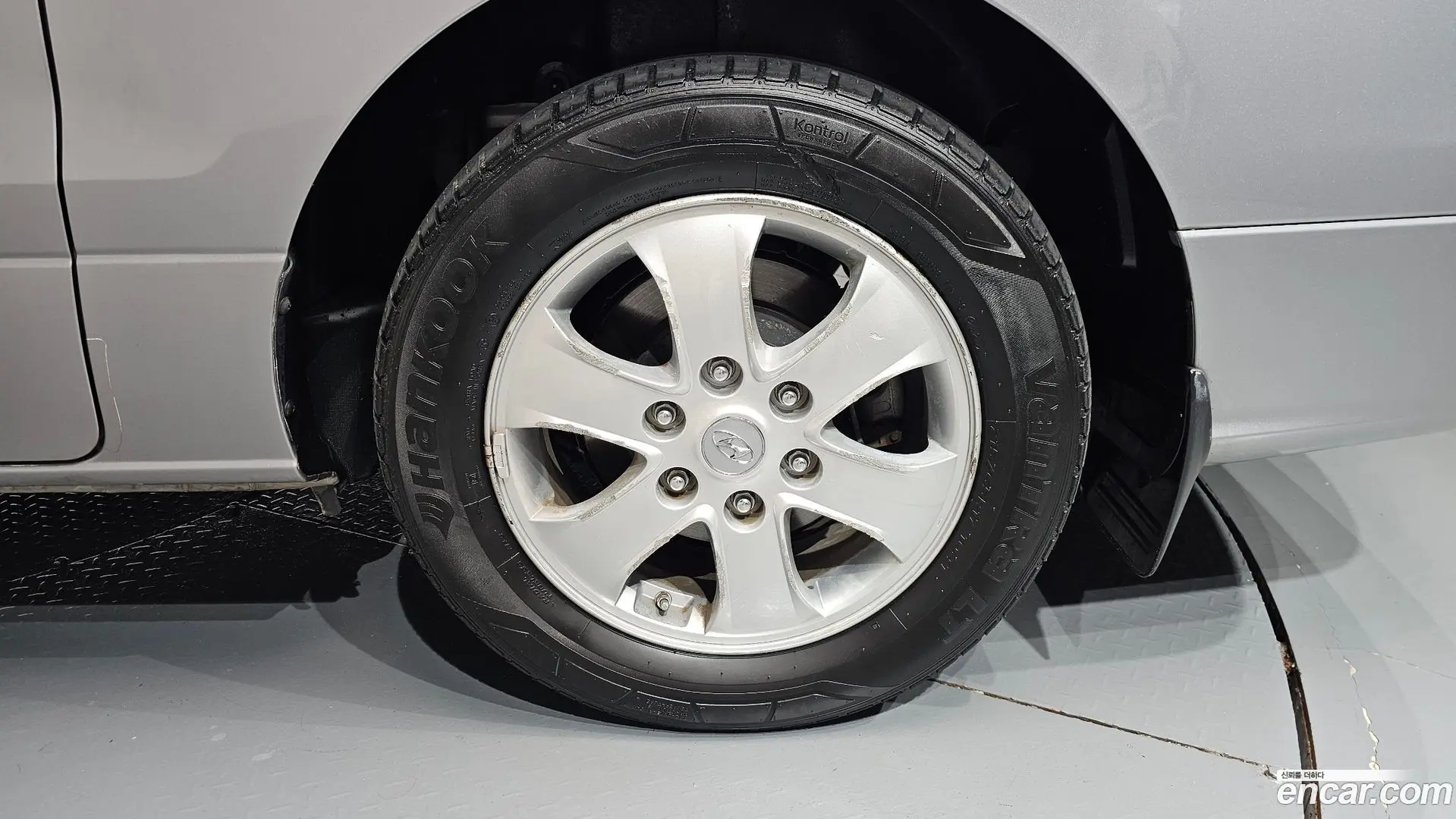 Hyundai Starex Wagon 12-Seater