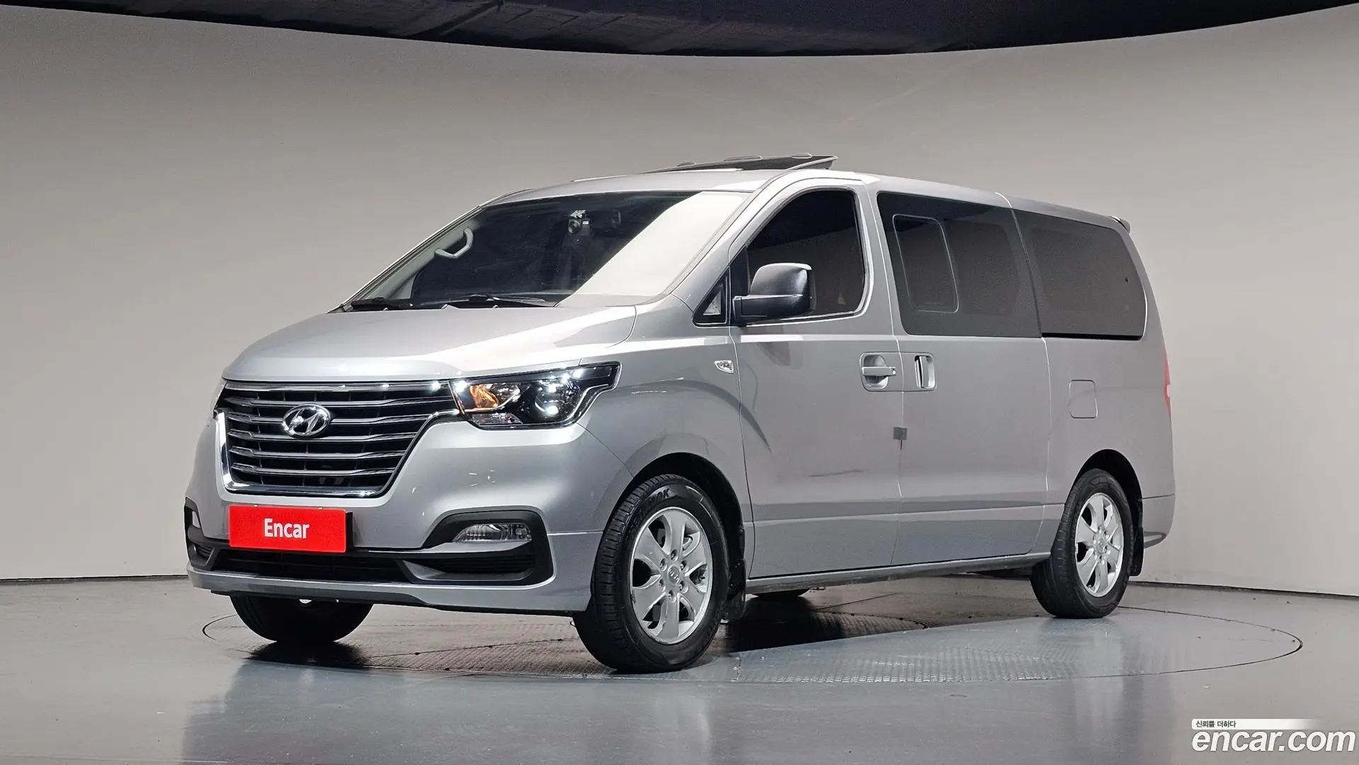 Hyundai Starex Wagon 12-Seater