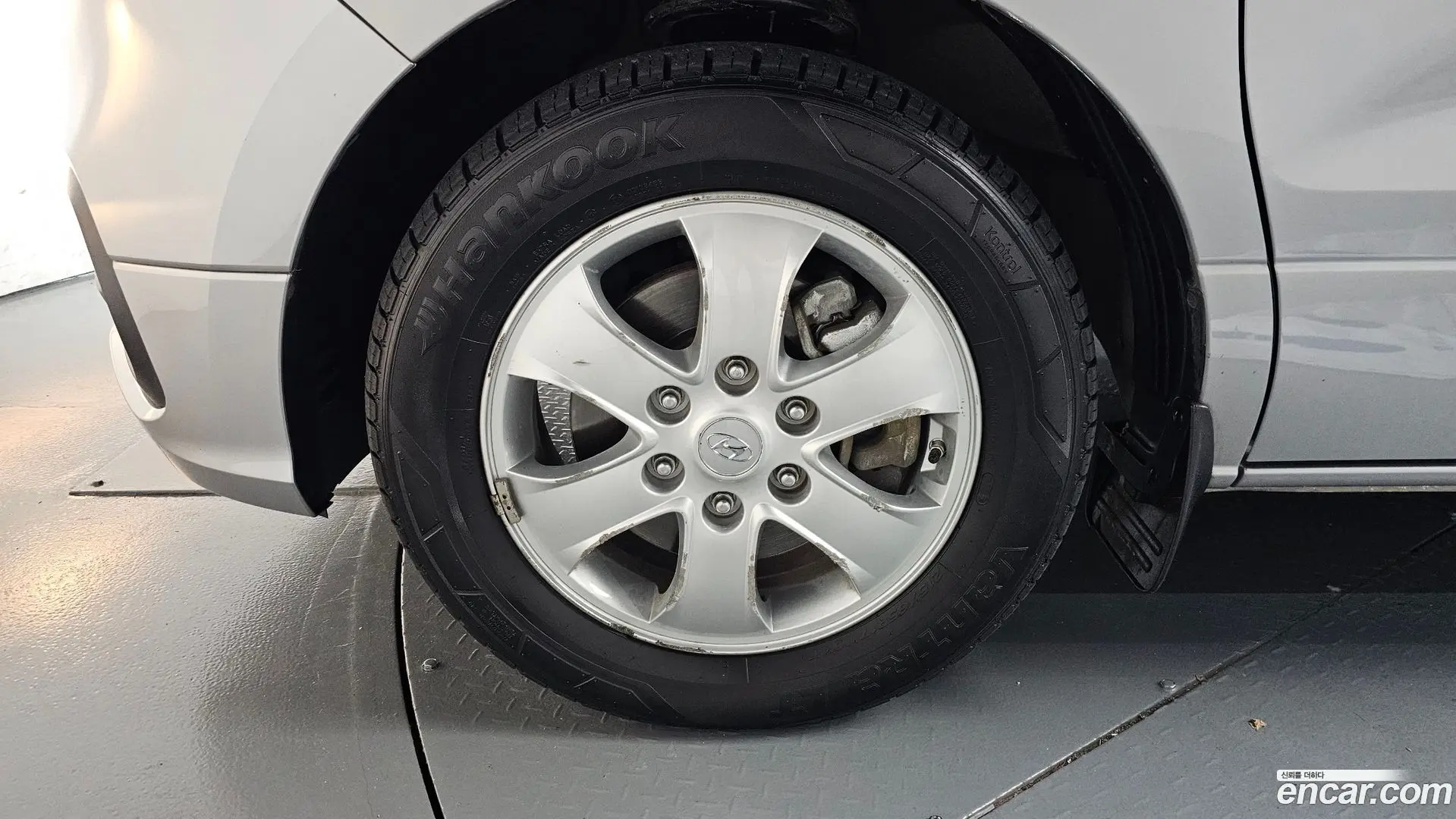 Hyundai Starex Wagon 12-Seater