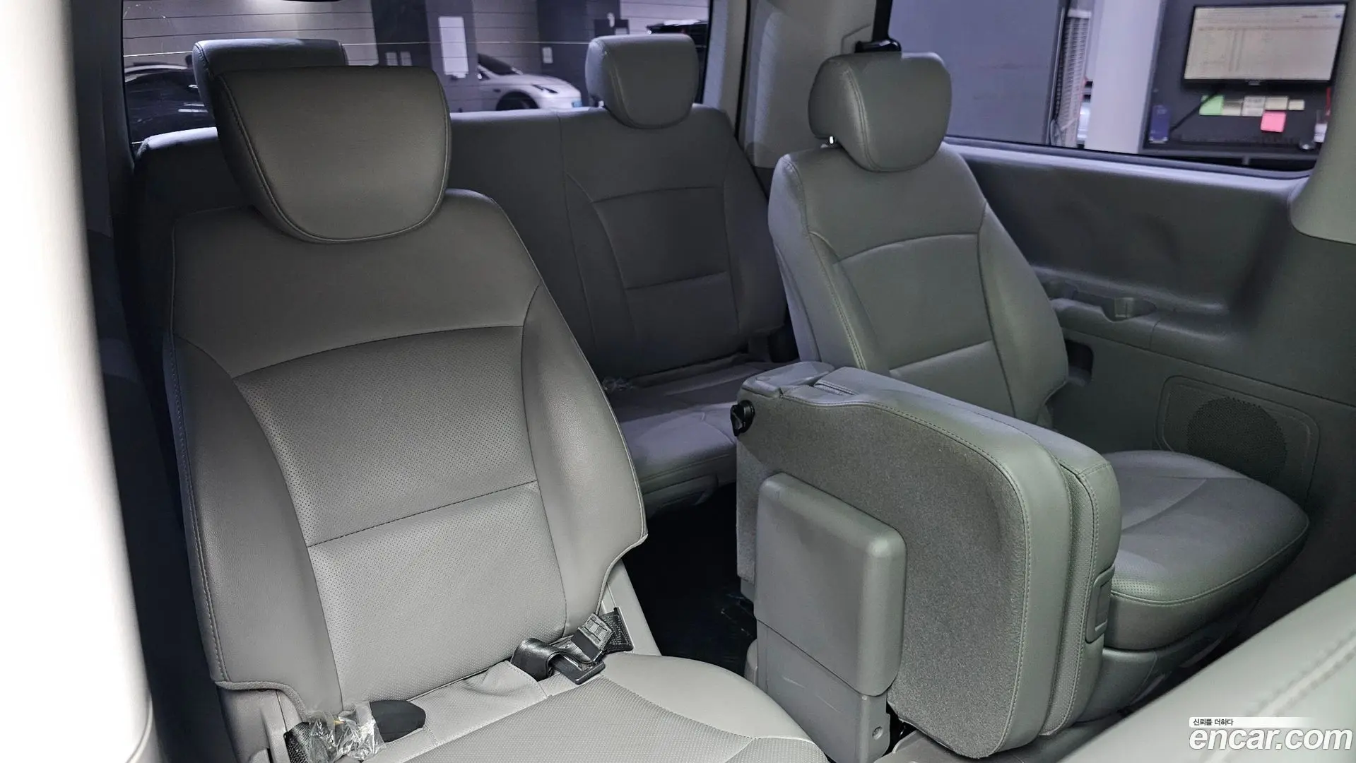 Hyundai Starex Wagon 12-Seater
