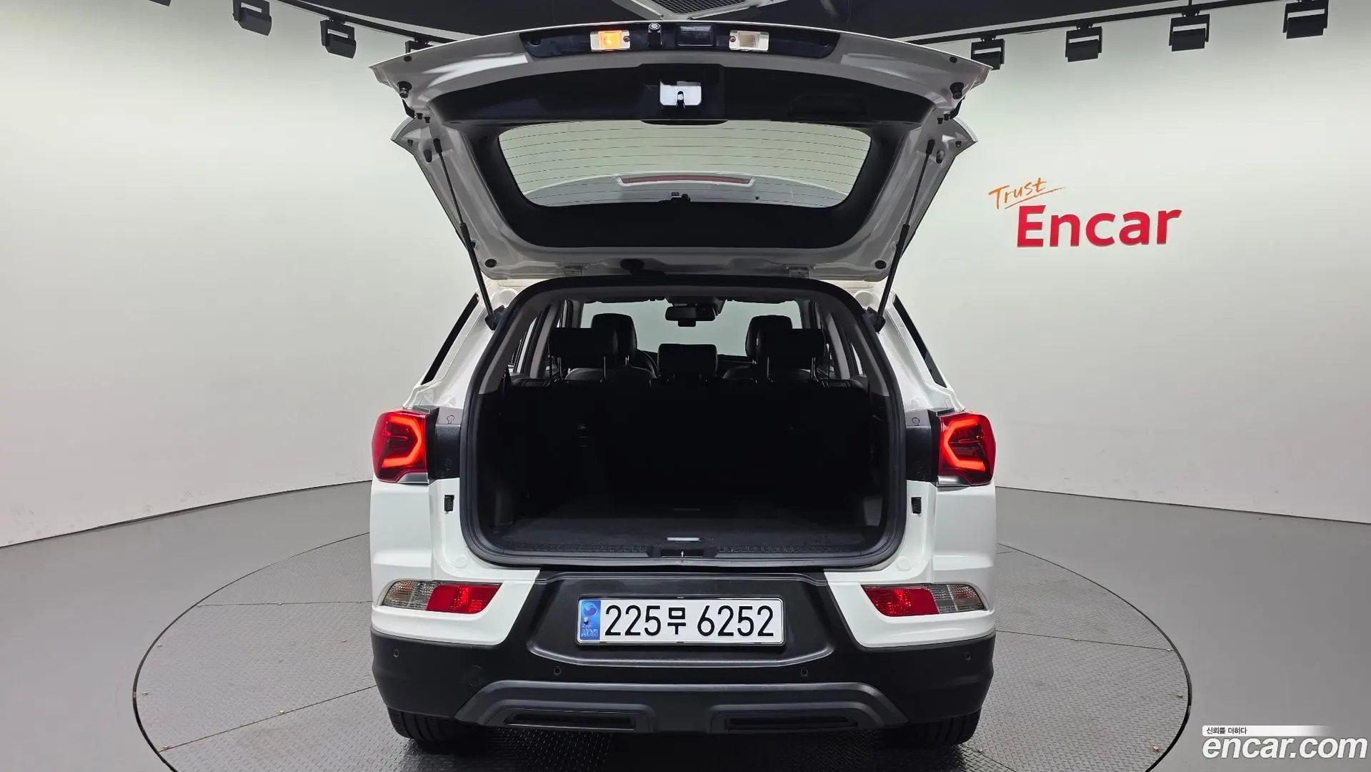 KG Mobility KORANDO Gasoline 1.5 2WD C5