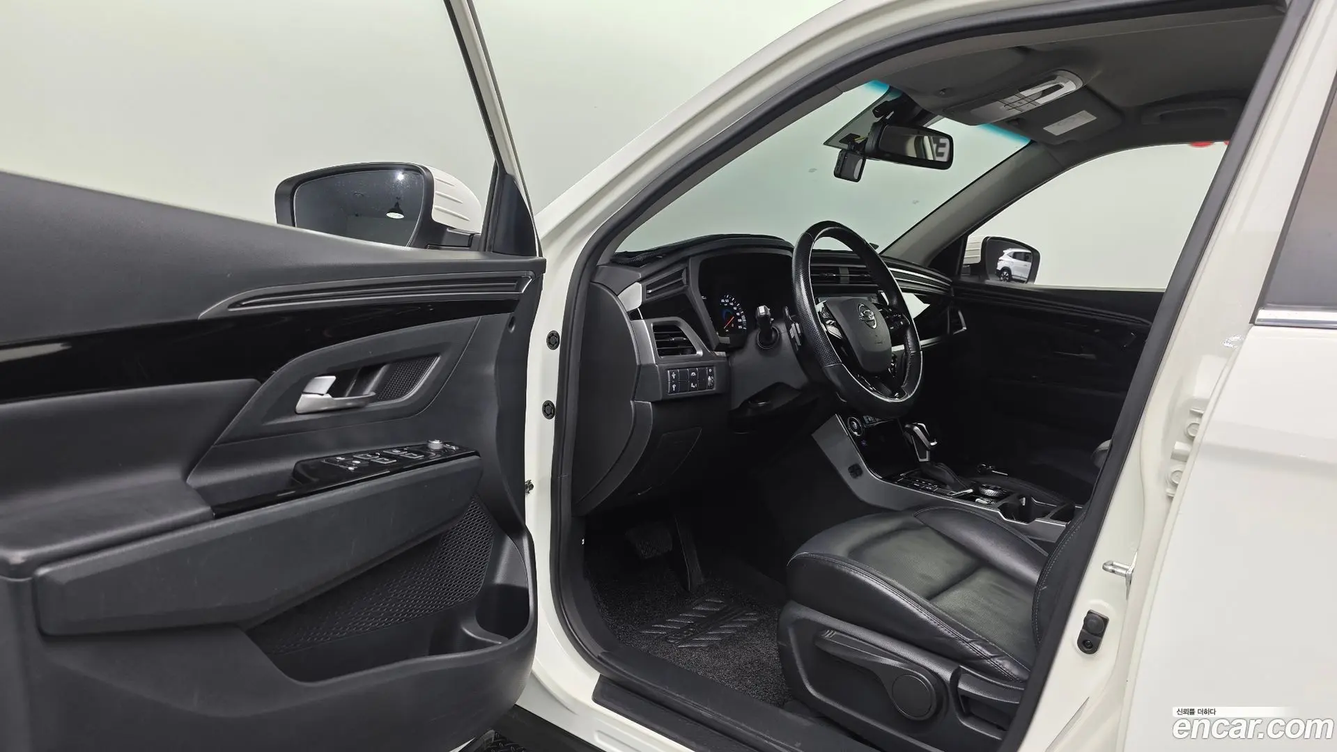 KG Mobility KORANDO Gasoline 1.5 2WD C5