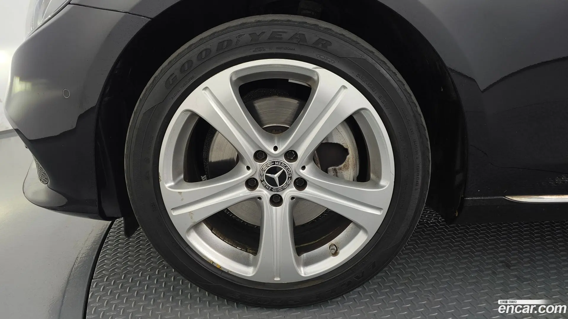 Mercedes-Benz E-Class E220d Avantgarde