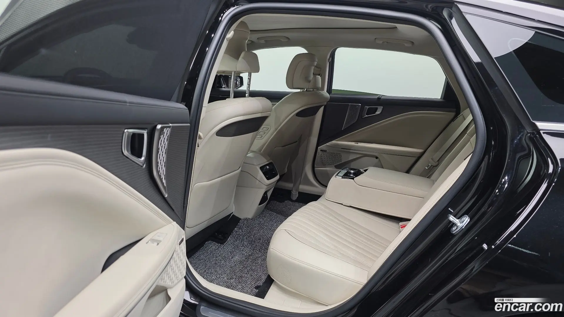 Kia K8 2.5 Gasoline 2WD