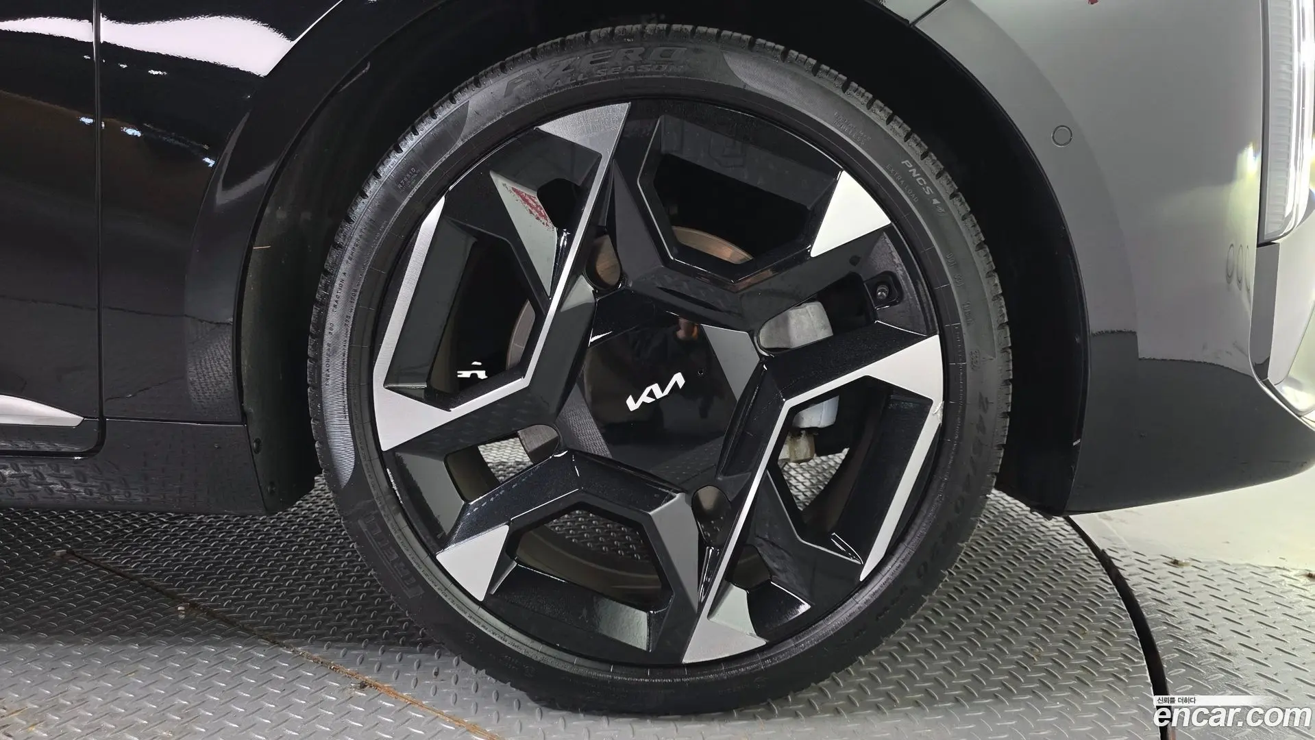 Kia K8 2.5 Gasoline 2WD